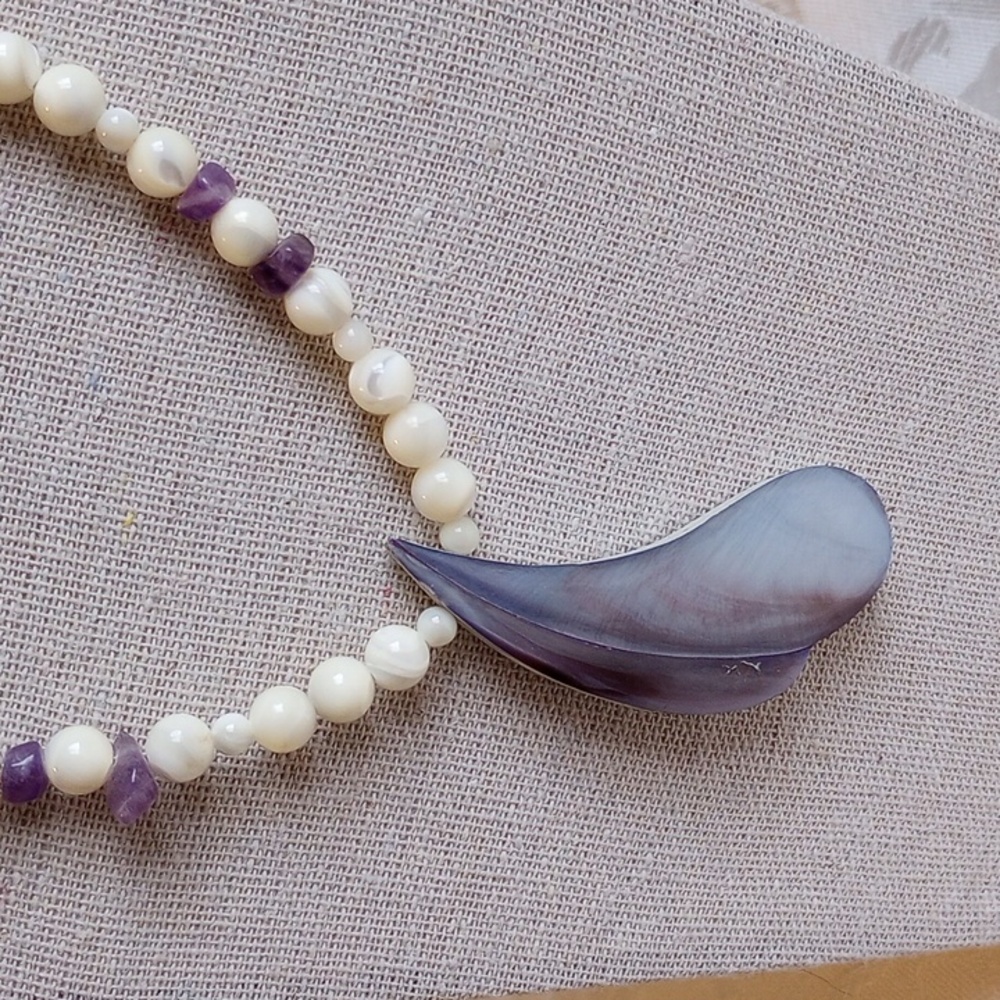 Vintage Karla Jordan Mother of Pearl Inlay Quartz Raindrop 20in Necklace